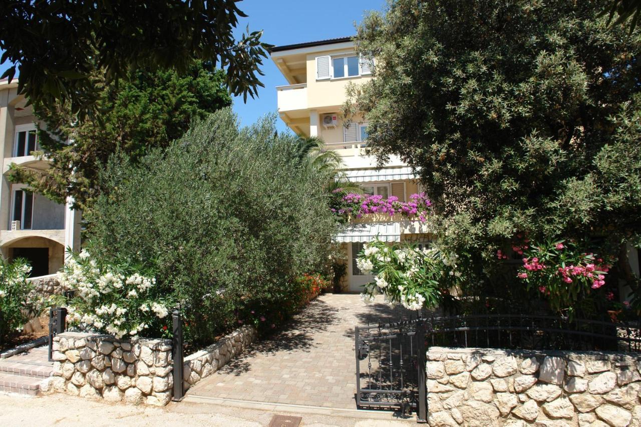 Apartments With A Parking Space Mandre, Pag - 18748 Kolan Luaran gambar