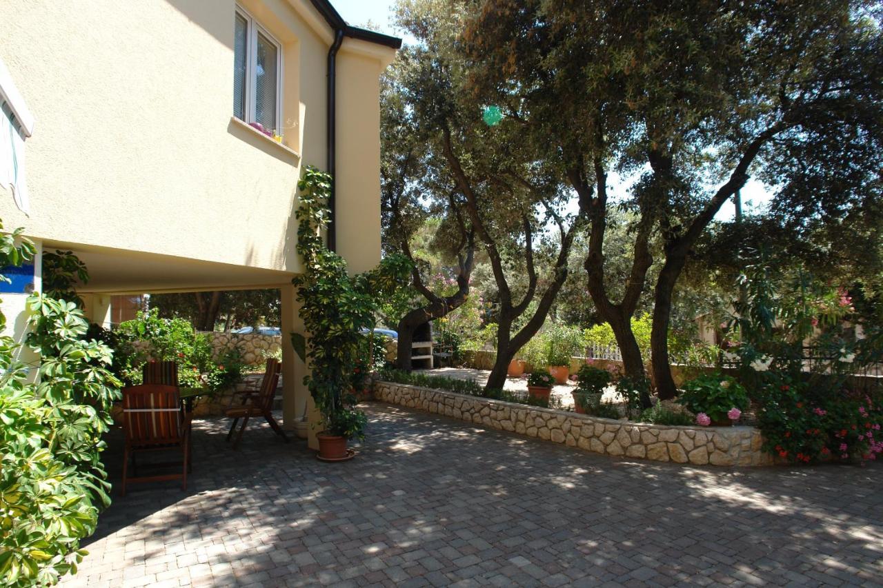 Apartments With A Parking Space Mandre, Pag - 18748 Kolan Luaran gambar