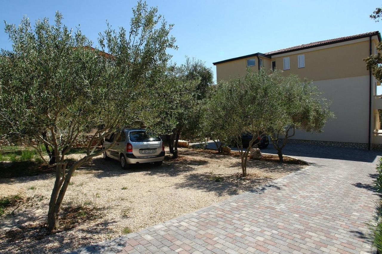 Apartments With A Parking Space Mandre, Pag - 18748 Kolan Luaran gambar