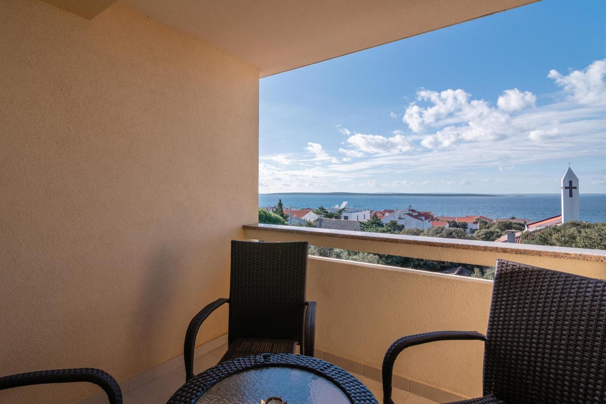 Apartments With A Parking Space Mandre, Pag - 18748 Kolan Luaran gambar