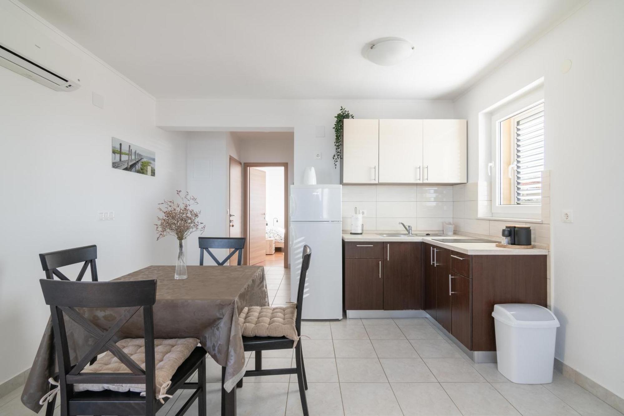 Apartments With A Parking Space Mandre, Pag - 18748 Kolan Luaran gambar