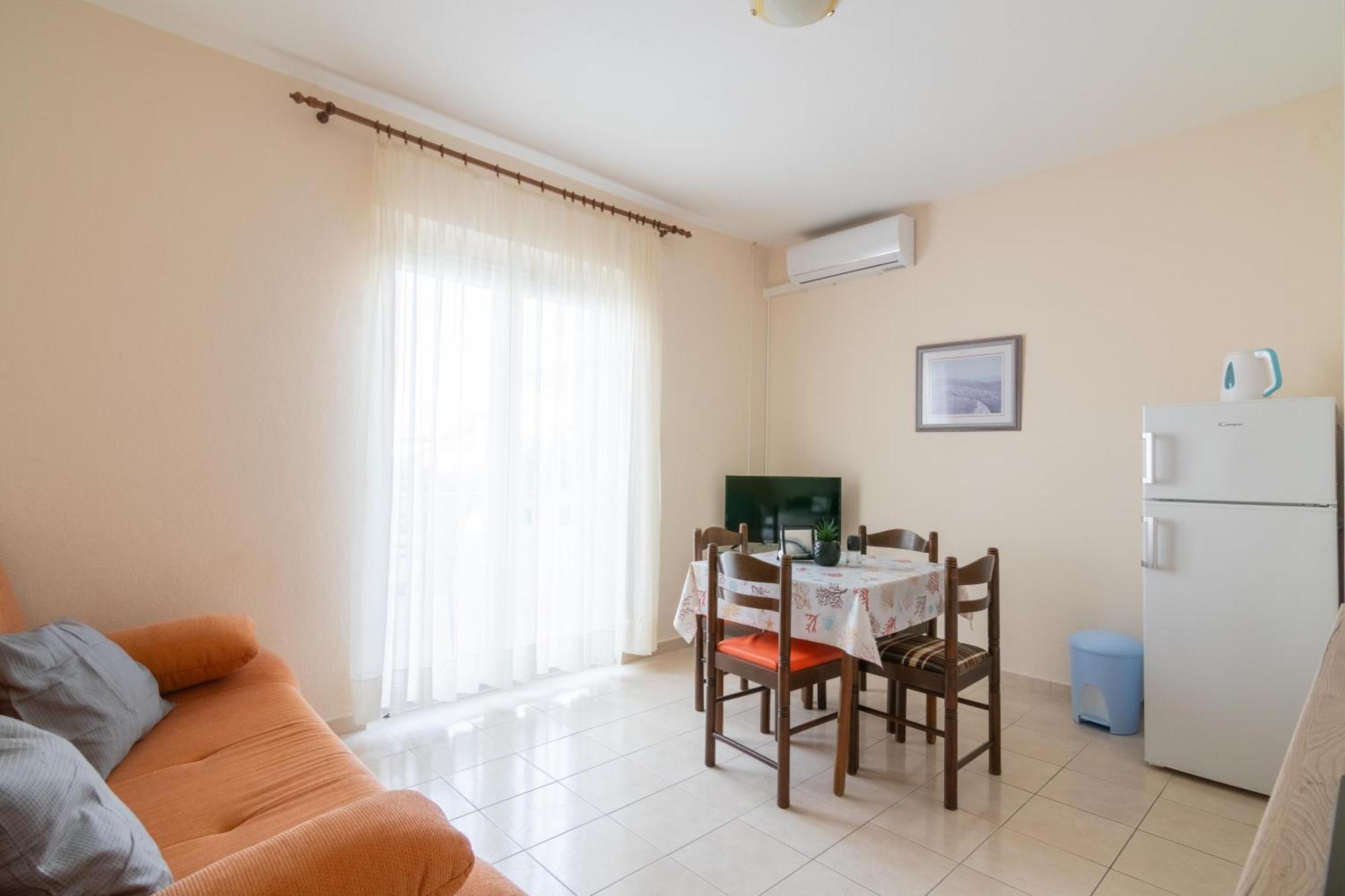 Apartments With A Parking Space Mandre, Pag - 18748 Kolan Luaran gambar