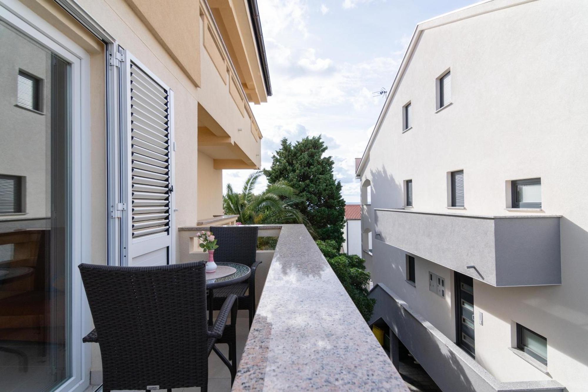 Apartments With A Parking Space Mandre, Pag - 18748 Kolan Luaran gambar