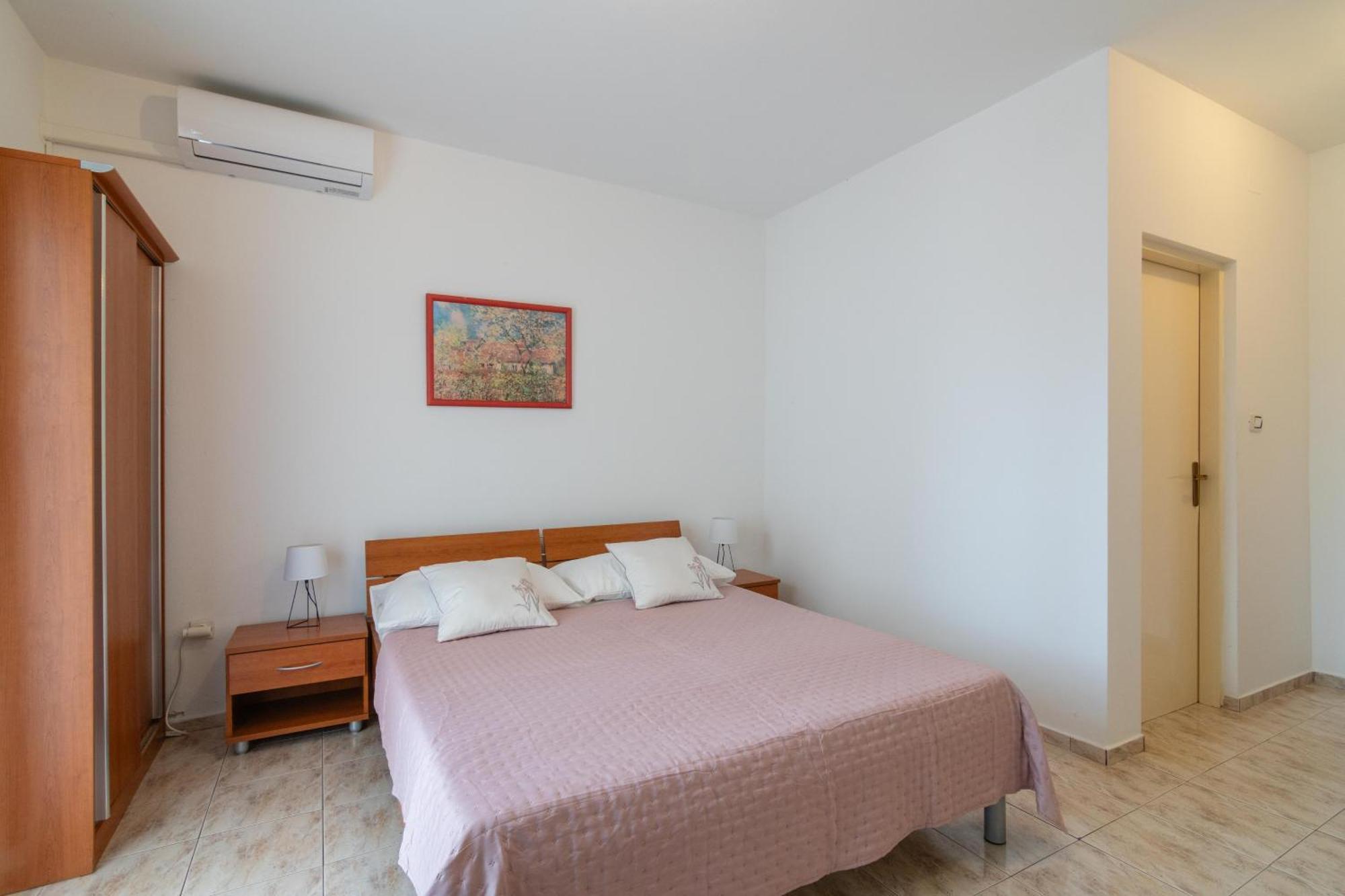 Apartments With A Parking Space Mandre, Pag - 18748 Kolan Bilik gambar